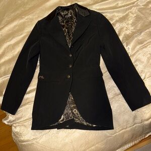 Chic Black Women's Blazer with Patterned Lining